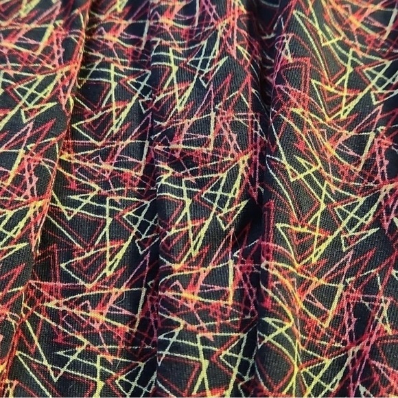LuLaRoe Red and Yellow Triangles on Black Print Madison XS NWT - Picture 4 of 6